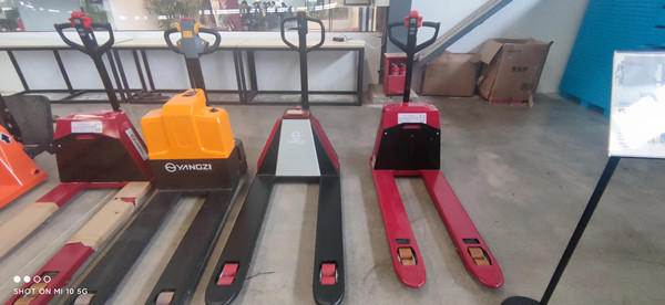 常見揚(yáng)子電動叉車的保養(yǎng)方法 常見揚(yáng)子電動叉車的保養(yǎng)方法