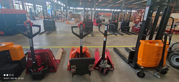 揚(yáng)子電動搬運(yùn)車充電注意事項(xiàng) 揚(yáng)子電動搬運(yùn)車充電注意事項(xiàng)