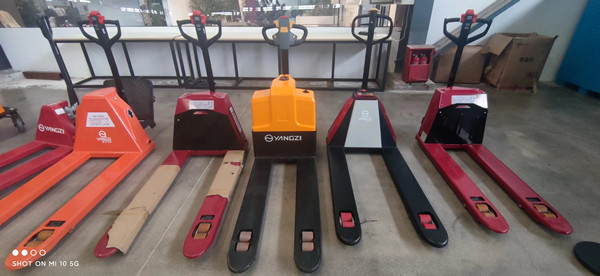 如何選擇合適的手動(dòng)搬運(yùn)車 如何選擇合適的手動(dòng)搬運(yùn)車